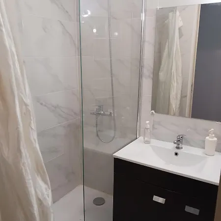 Cheap And Big, 4 Apartment